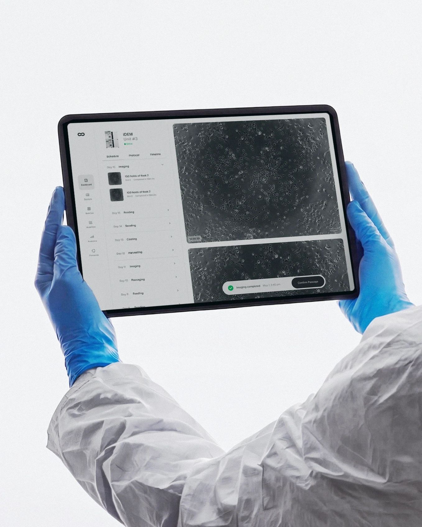 MytosOS software interface controlling the automated bioprocess
